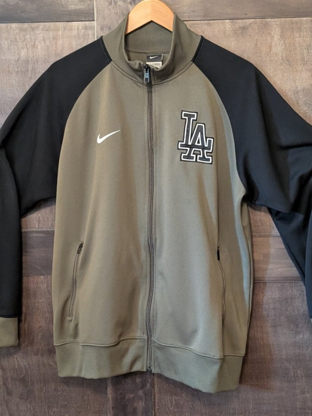 Nike Los Angeles Dodgers Full-Zip Track Jacket - Classic LA logo